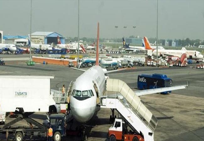 कुछ सख्त नियमों के साथ दिल्ली के IGI एयरपोर्ट पर फिर शुरू होंगी हवाई यात्राएं