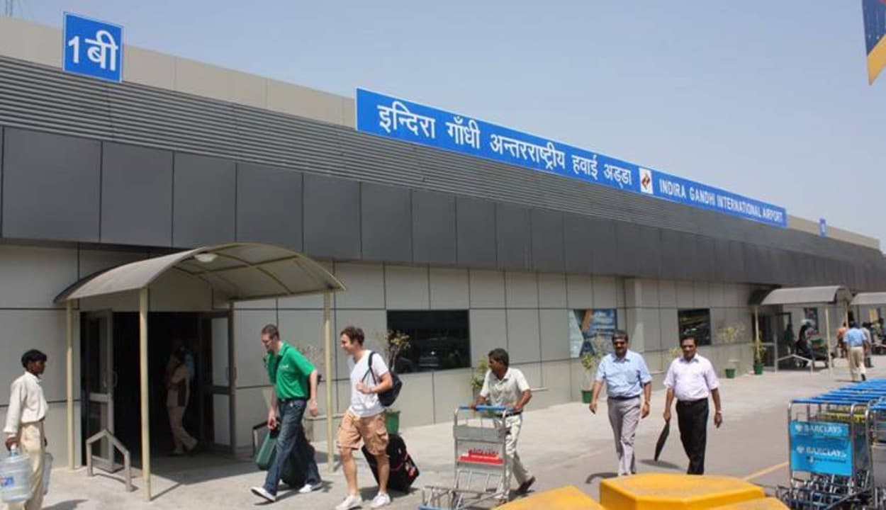 Airport privatisation : दिल्ली-मुंबई समेत देश के 4 हवाई अड्डों को बेचेगी मोदी सरकार, 13 अन्य का भी किया जाएगा निजीकरण