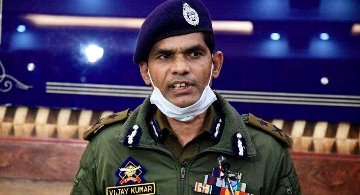 जम्मू-कश्मीर के कुलगाम में मुठभेड़, टीआरएफ के कमांडर समेत 5 आतंकवादी हलाक