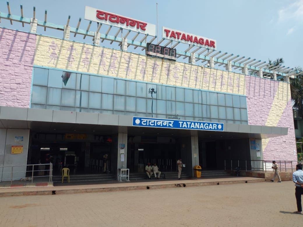 IRCTC/Indian Railways News : टाटानगर रेलवे स्टेशन को मिला प्रदूषण मुक्त का सीटीओ सर्टिफिकेट, झारखंड राज्य प्रदूषण नियंत्रण बोर्ड ने स्टेशन संचालन की दी अनुमति