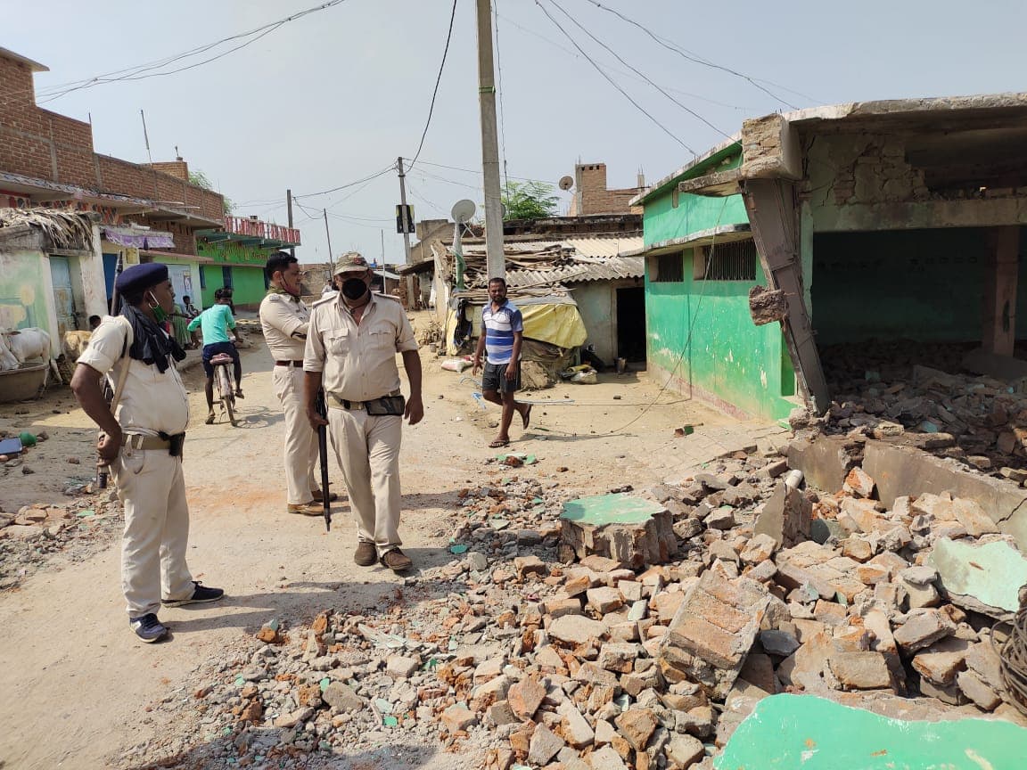 Bihar News: मस्जिद में छुपाकर रखा गया था बम?विस्फोट से दहला बिहार का ये इलाका