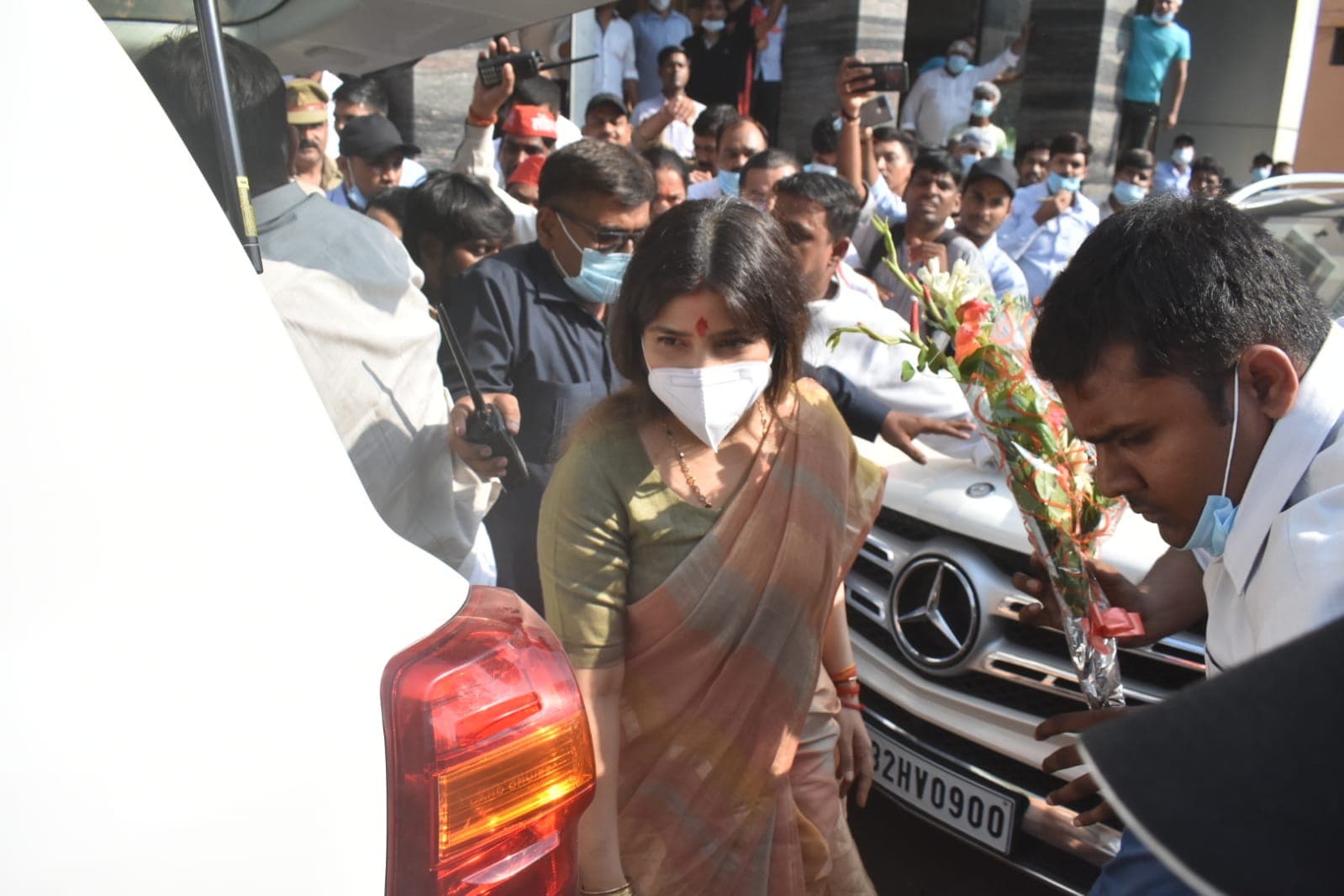 Varanasi News: प्रियंका गांधी के बाद वाराणसी पहुंची डिंपल यादव, यूपी में सरकार बनाने का किया दावा