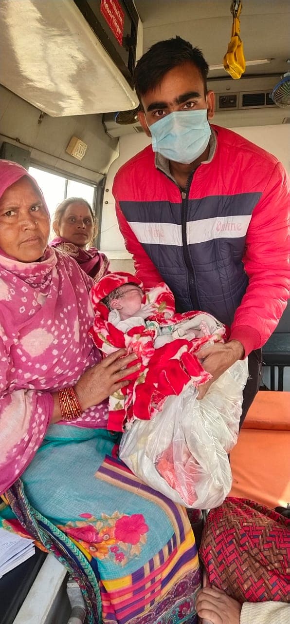 108 एम्बुलेंस में गूंजी किलकारी, जच्चा-बच्चा दोनों सुरक्षित, सीएचसी बीकेटी में कराये गए भर्ती