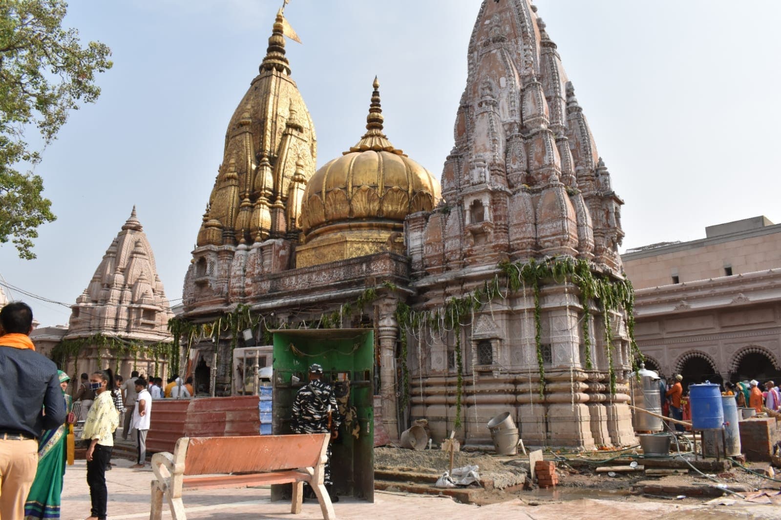काशी विश्वनाथ धाम में मंदिर से लेकर प्रांगण तक का बदलेगा स्वरूप, लोकार्पण से पहले तैयारियां जोरों पर