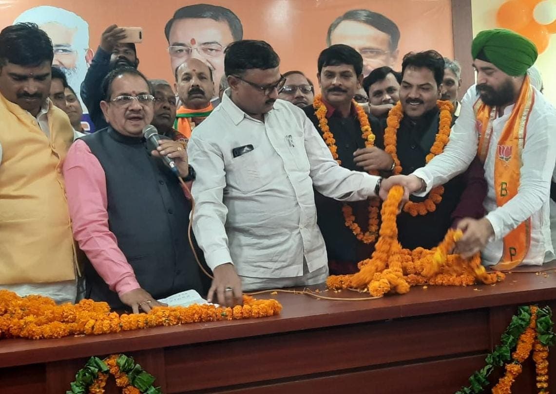 UP Chunav 2022 : शेर अली जाफरी कौन हैं, जिन्होंने खुसरो सेना पार्टी का बीजेपी में किया विलय