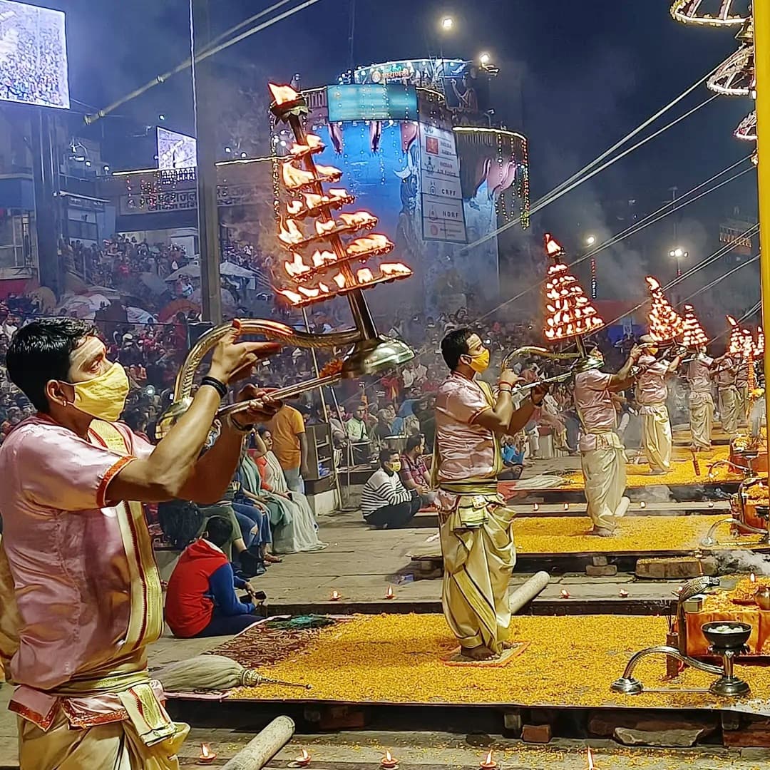 Varanasi News: अब डाक विभाग के पोस्टकार्ड पर दिखेगी वाराणसी की गंगा आरती, ये है कीमत