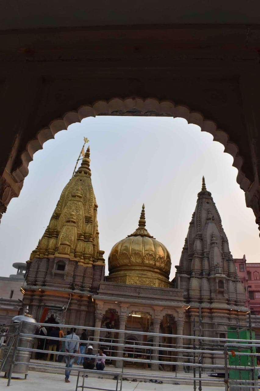 Varanasi News: काशी विश्वनाथ धाम में अब तैनात होंगे निजी कंपनी के सुरक्षा गार्ड, इस वजह से लिया गया फैसला