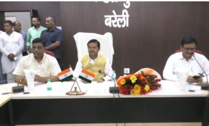 बरेली में केंद्रीय मंत्री बीएल वर्मा का विपक्ष पर हमला, बोले- राष्ट्रीय ध्वज का न करें अपमान