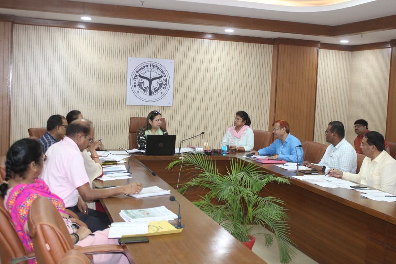 UP में सिंगल यूज प्लास्टिक के उत्पादकों और उपभोक्ताओं पर गिरेगी गाज, समीक्षा बैठक में कई बड़ी बातें तय