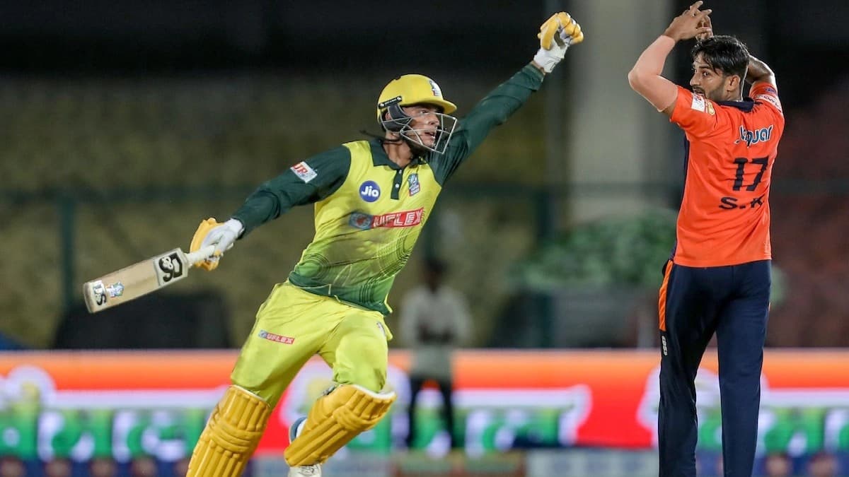 UP T20: नोएडा सुपर किंग्स ने गोरखपुर लायंस के खिलाफ 7 विकेट से जीत की दर्ज, नमन तिवारी बने मैन ऑफ द मैच