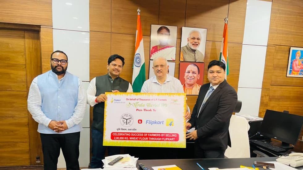 लखनऊ के किसान समूह ने फ्लिपकार्ट पर तीन महीने में किया दो लाख किलो आटे का कारोबार, ई कॉमर्स से ऐसे आई खुशहाली