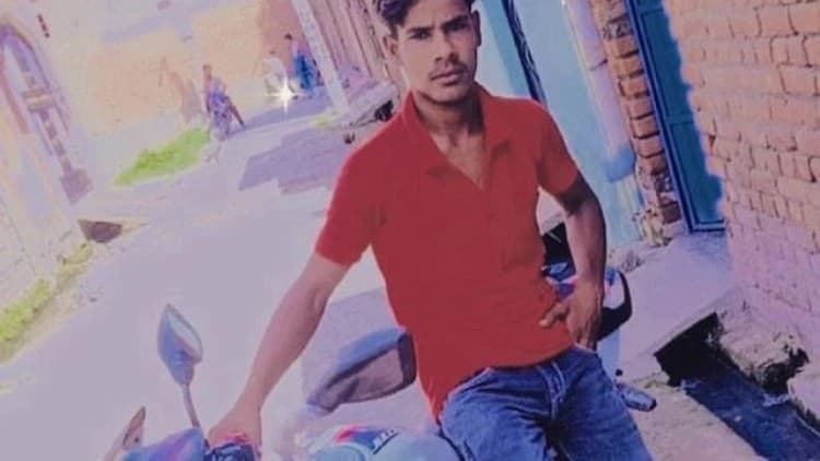 बरेली: मौत को गले लगाने से पहले लिखा- अम्मी I Love You, दुकान मालिक से परेशान मैकेनिक ने फंदे से लटककर दी जान