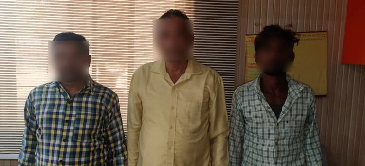 आगरा: खनन रोकने गई टीम पर जेसीबी चढ़ाने के मामले में चालक सहित तीन लोग गिरफ्तार, जानें क्या है मामला