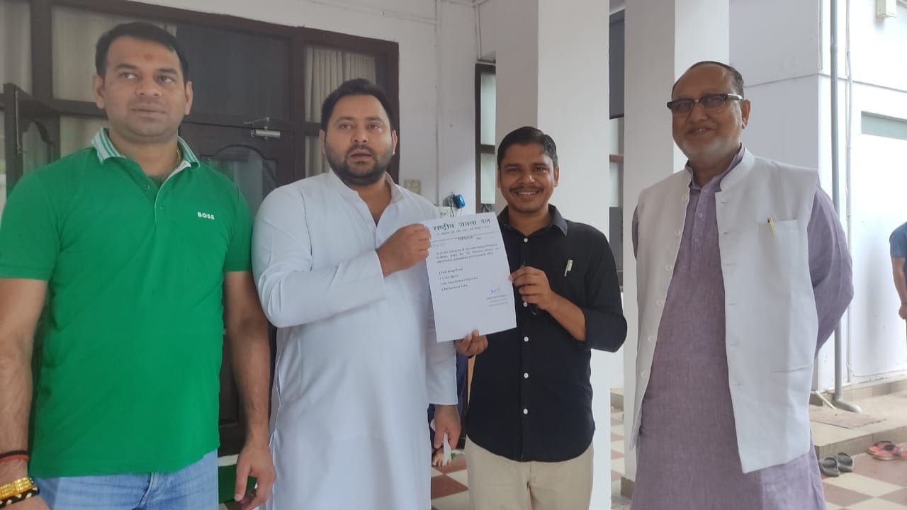 खगड़िया के जयंत जिज्ञासु को राजद ने बनाया अपना राष्ट्रीय प्रवक्ता, अलौली में जश्न का माहौल