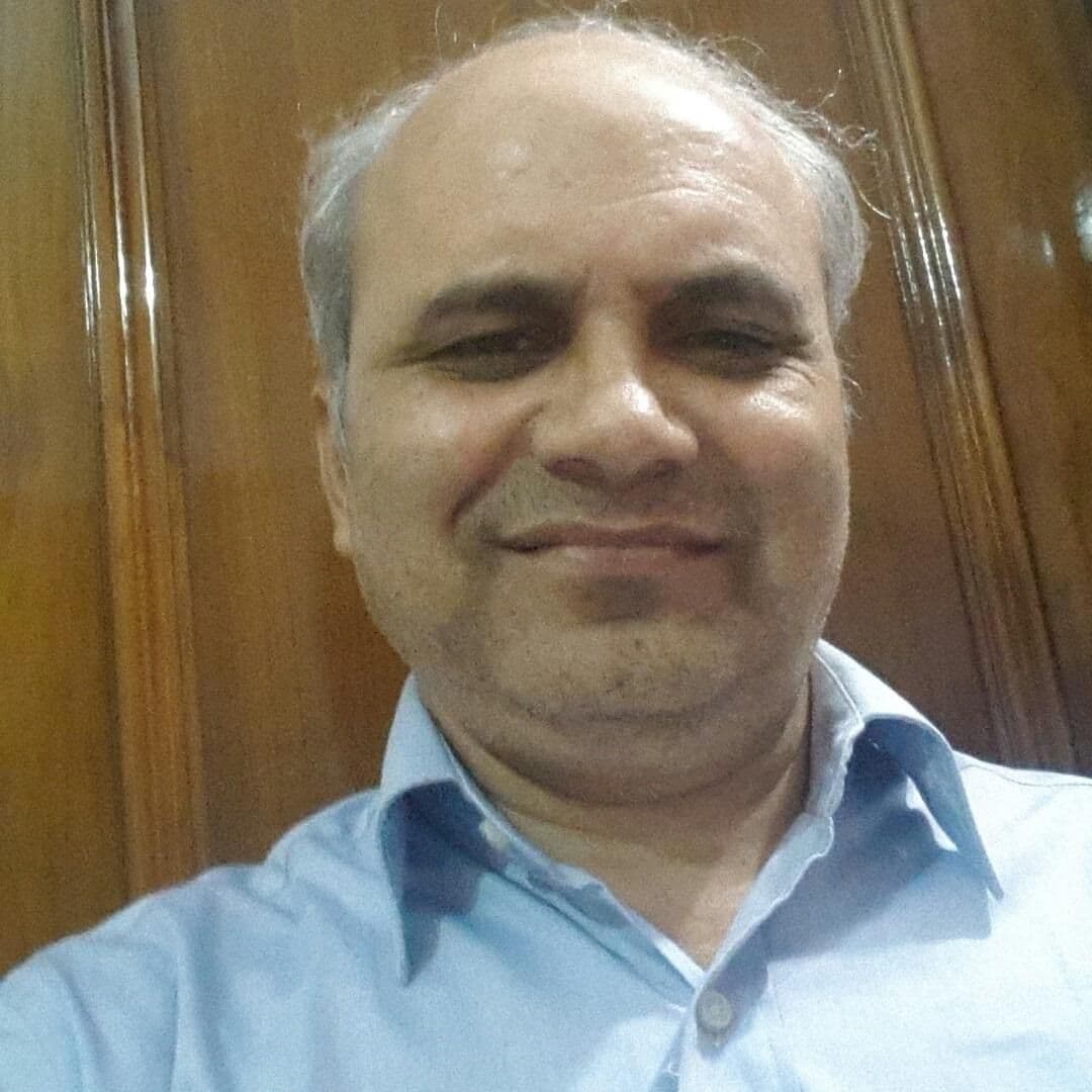 Agra: मशहूर लेप्रोस्कोपिक सर्जन डॉ. लाखन सिंह की ट्रेन से कटकर मौत, ट्रैक पर गिरने से हुआ हादसा, देखें वीडियो