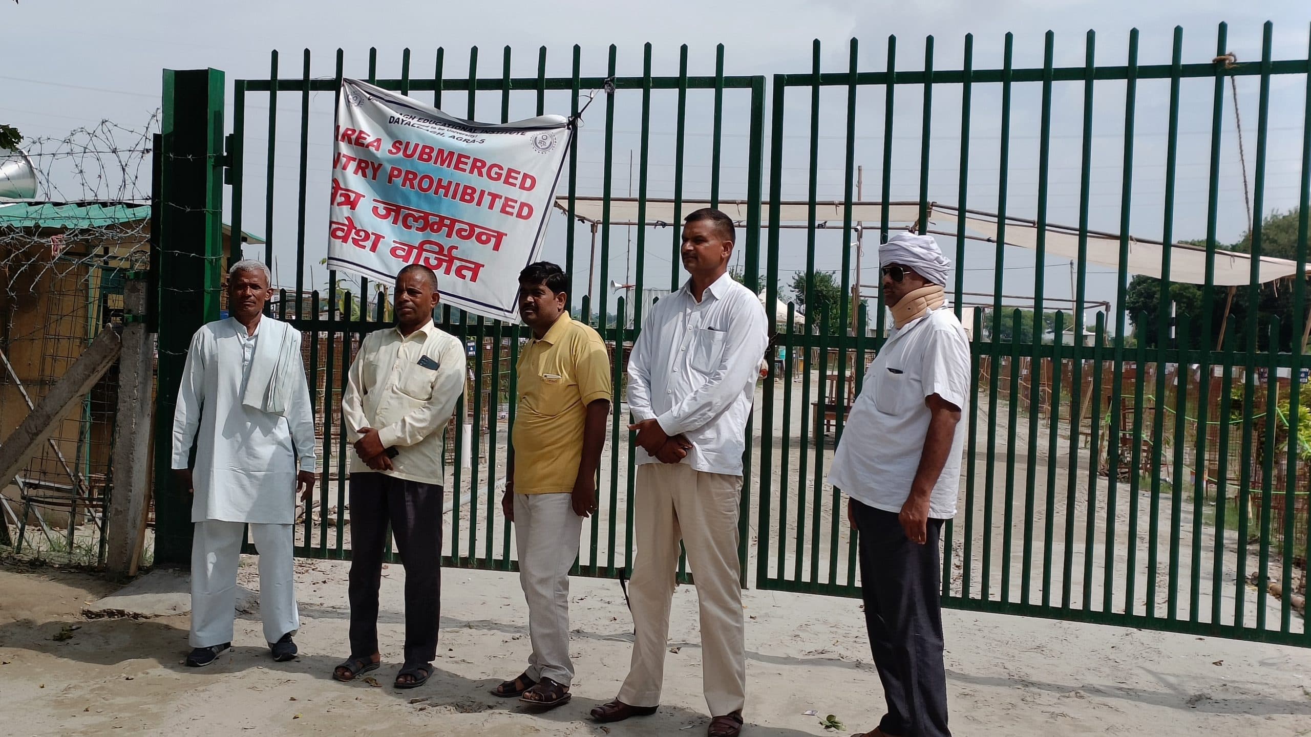 सत्संग सभा द्वारा अवैध कब्जे के मामले में किसान नेता ने कहा, सत्संगियों पर कब चलेगा बाबा का बुलडोजर