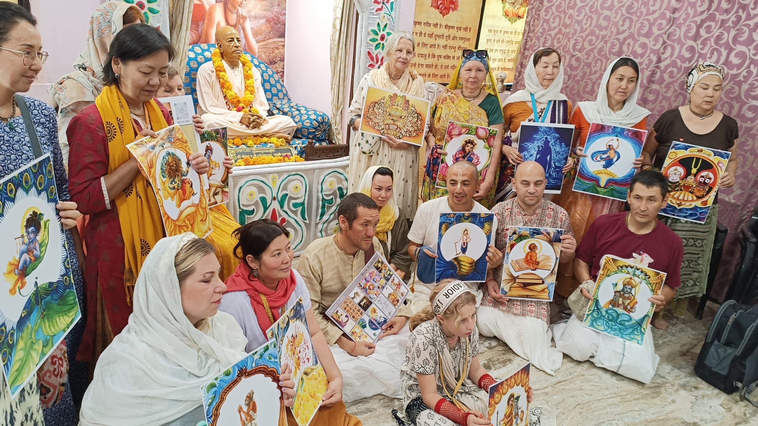Agra News : दीपदान करने कजाकिस्तान का 20 सदस्यीय दल इस्कॉन मंदिर पहुंचा , कृष्ण से प्रेरित हैं विदेशी भक्त