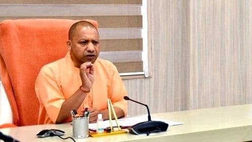 UP New Corona Guidelines: मकर संक्रांति तक स्कूल बंद, टीकाकरण रहेगा जारी, जानें क्या है नई गाइडलाइन