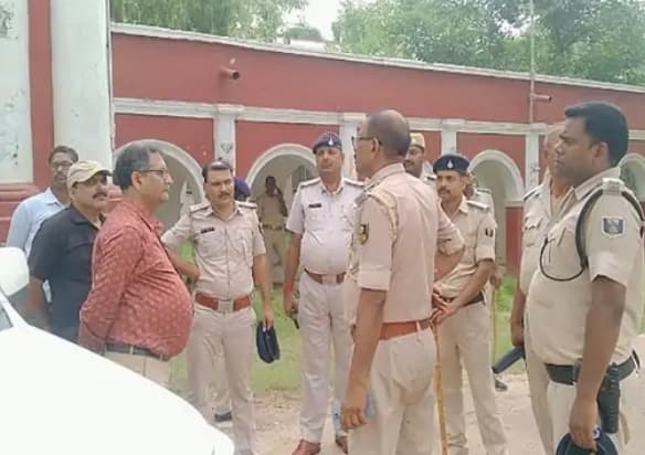 पटना कॉलेज में इंडक्शन मीट में सीट के लिए दोतरफा बमबाजी, गोलीबारी में एक स्टूडेंट घायल