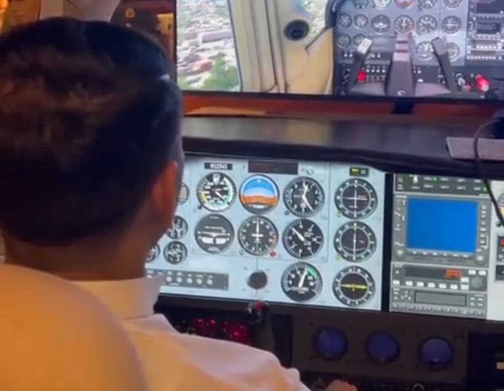 तेज प्रताप यादव बने पायलट!, प्लेन उड़ाते शेयर किया वीडियो, लालू के लाल ने कहा- रखते हैं ऊंची उड़ान का ख्वाब