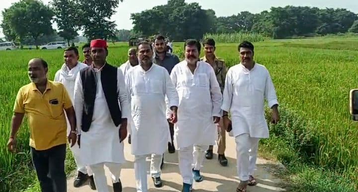 Deoria Murder Case : फतेहपुर पहुंचा सपा प्रतिनिधिमंडल, दुबे-यादव परिवार से मिला, सरकार से CBI जांच की मांग की