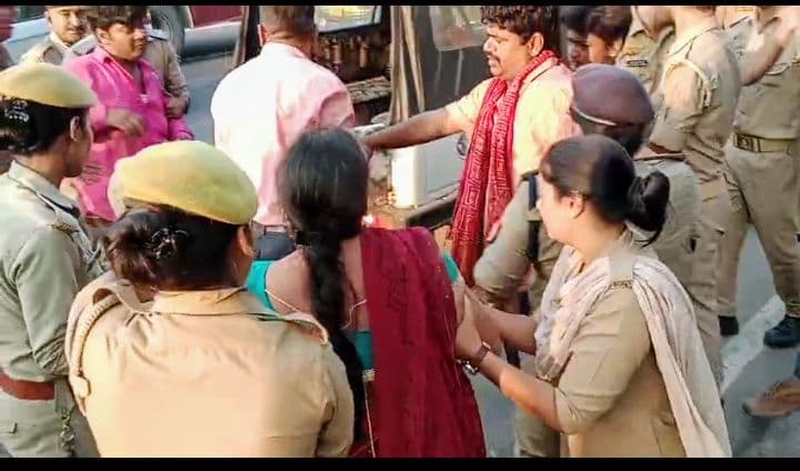 शव लेकर मुख्यमंत्री आवास पहुंचे परिजन, कहां अब योगी बाबा ही दिला सकते हैं न्याय ..