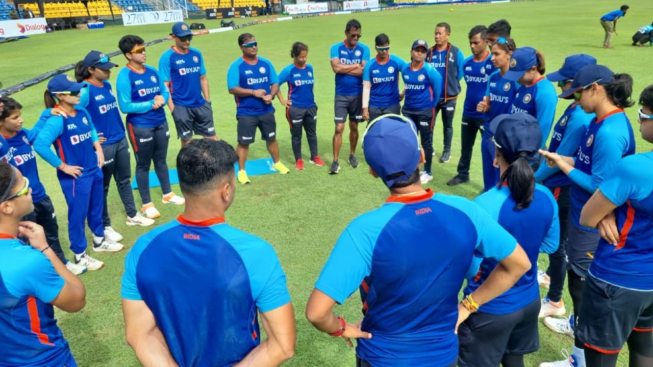 ऑस्ट्रेलिया के खिलाफ मैच से पहले भारतीय महिला टीम को बड़ा झटका, पूजा वस्त्रकार और मेघना कोरोना पॉजिटिव