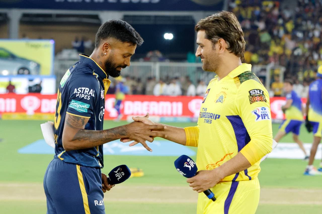 भारत में कोरोना संकट के बीच IPL 2021 छोड़ने लगे है खिलाड़ी, अब तक इतने क्रिकेटरों ने टूर्नामेंट को कहा अलविदा