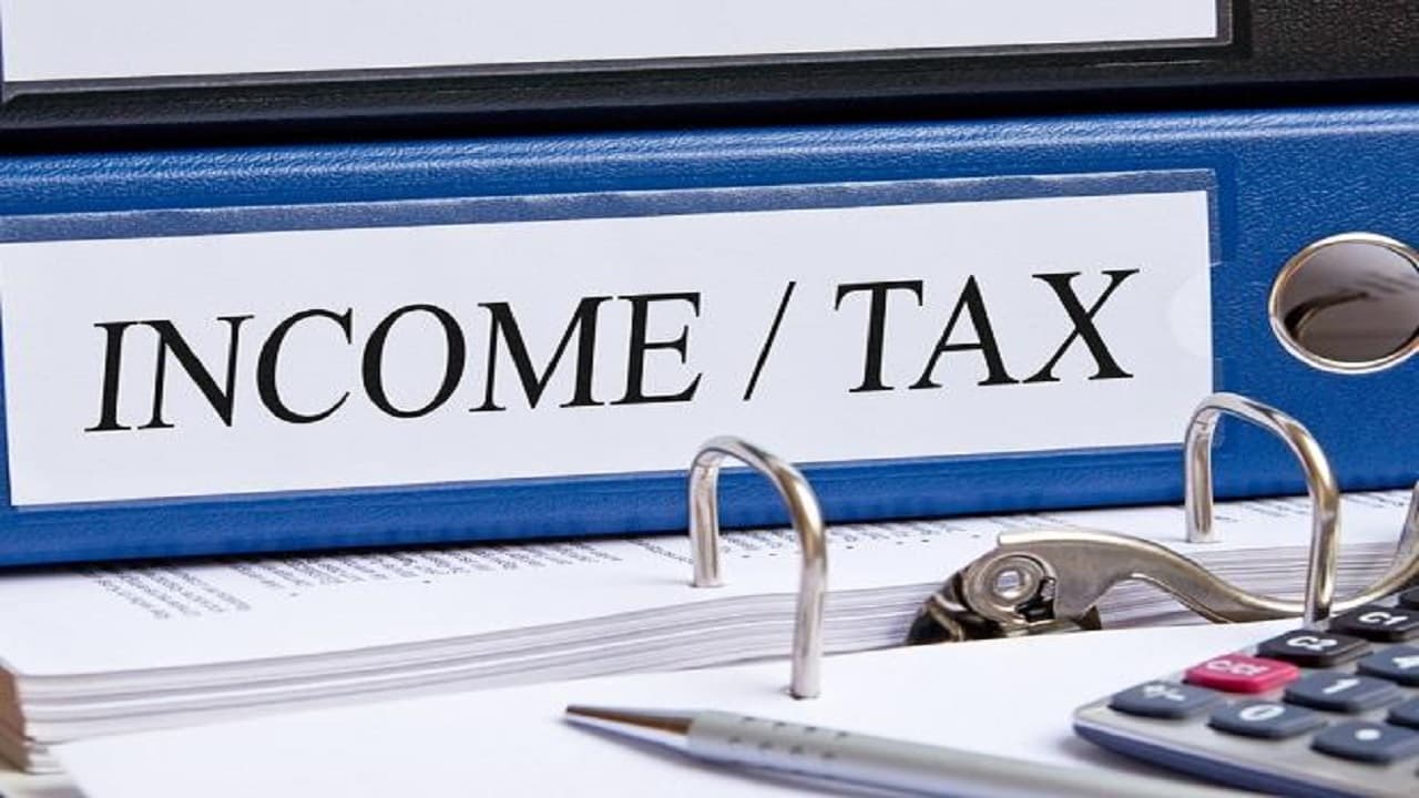 Income Tax: इनकम टैक्स भरने वालों को लेकर आयकर विभाग का बड़ा अपडेट, पिछले साल के मुकाबले इस बार बढ़ गई ये चीज