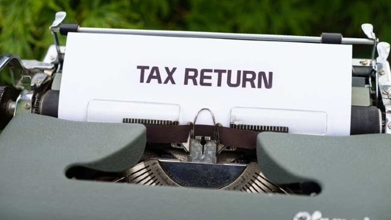 ITR filing में देर होने पर देना पड़ सकता है जुर्माना, सात साल की सजा का भी है प्रावधान, जानें पूरा नियम