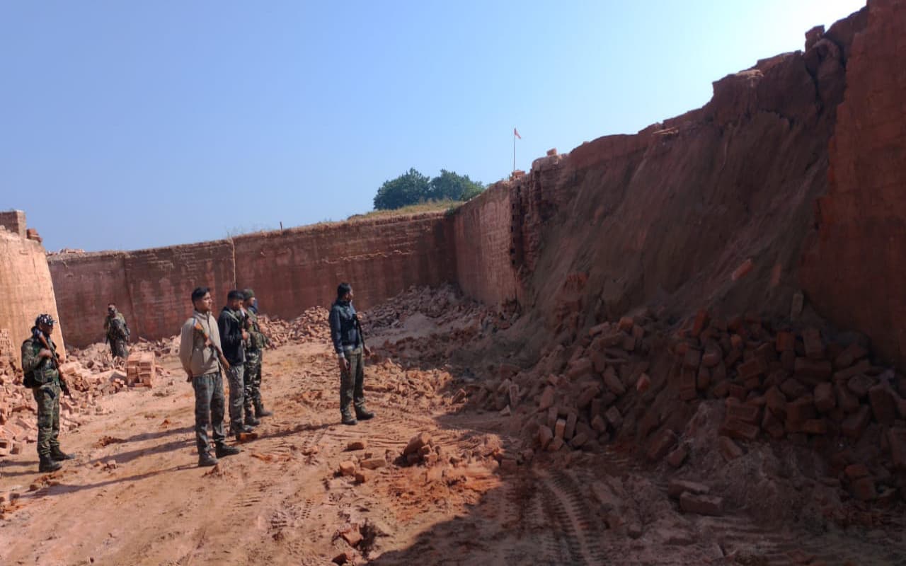 नक्सल प्रभावित गुमला के हुटाप गांव में महीनों से चल रहा ईंंट भट्ठा, हादसे के बाद प्रशासन की खुली नींद
