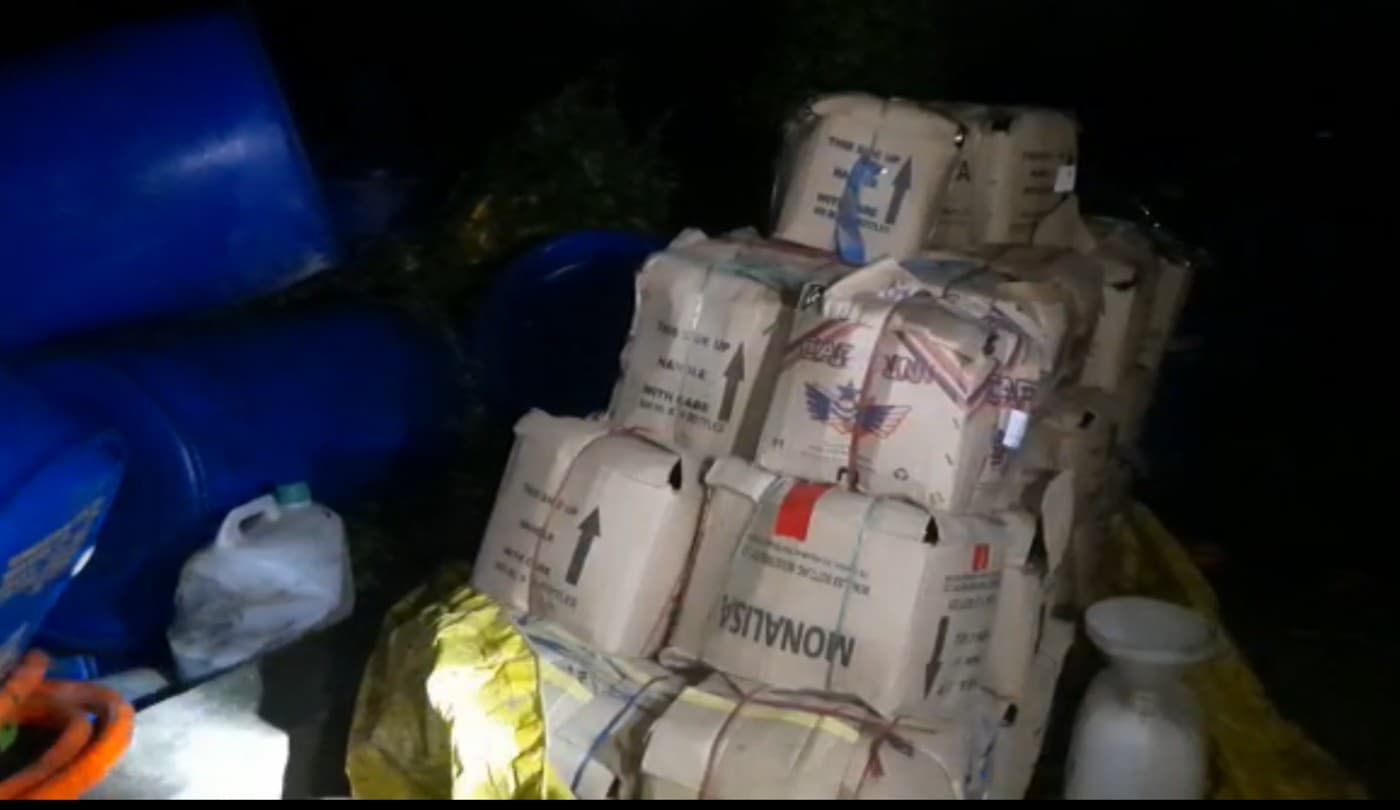 तृणमूल कांग्रेस के पूर्व नेता के घर बन रही थी नकली शराब! 40 लाख रुपये के उपकरण जब्त