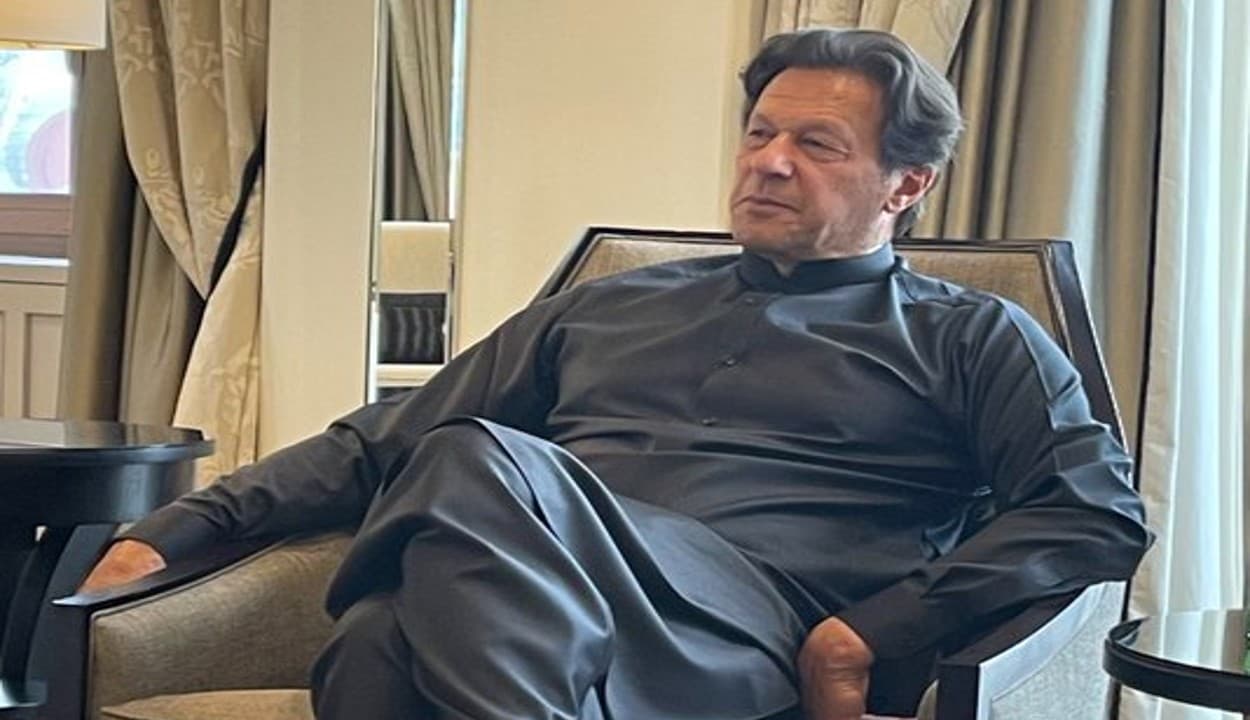 पाक में रिकॉर्ड तोड़ है महंगाई और 'खान साहेब' कह रहे हैं, 'आलू-टमाटर बेचने के लिए राजनीति में नहीं आया'