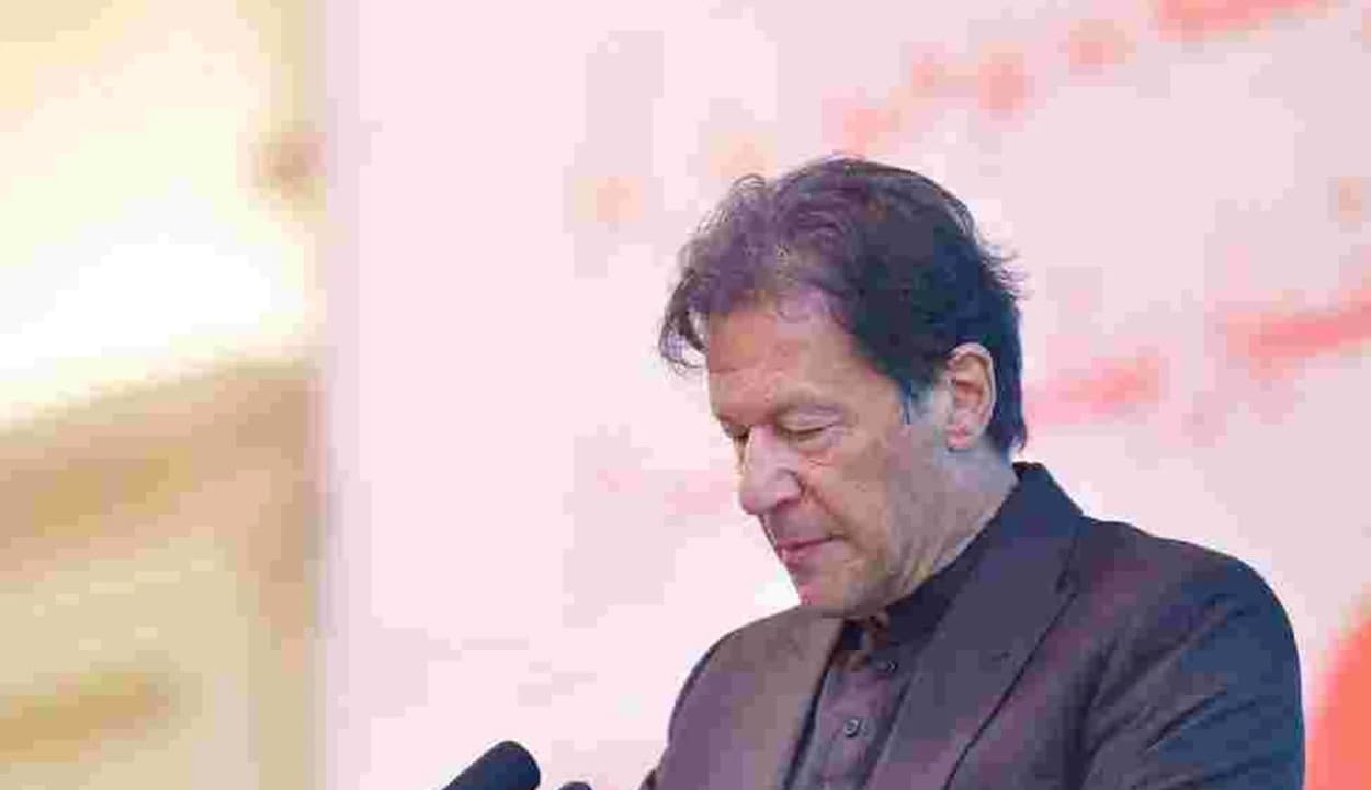 इमरान खान पर फिर लटक रही गिरफ्तारी का वारंट, गैर-जमानती वारंट जारी