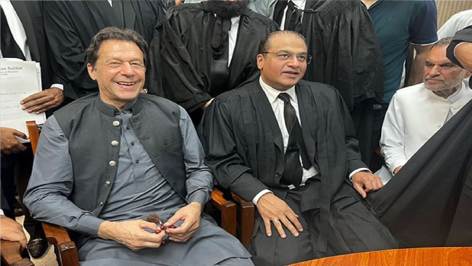 Imran Khan Arrest: पाकिस्तान सुप्रीम कोर्ट ने इमरान खान की गिरफ्तारी को किया रद्द, कहा- तुरंत करो रिहा