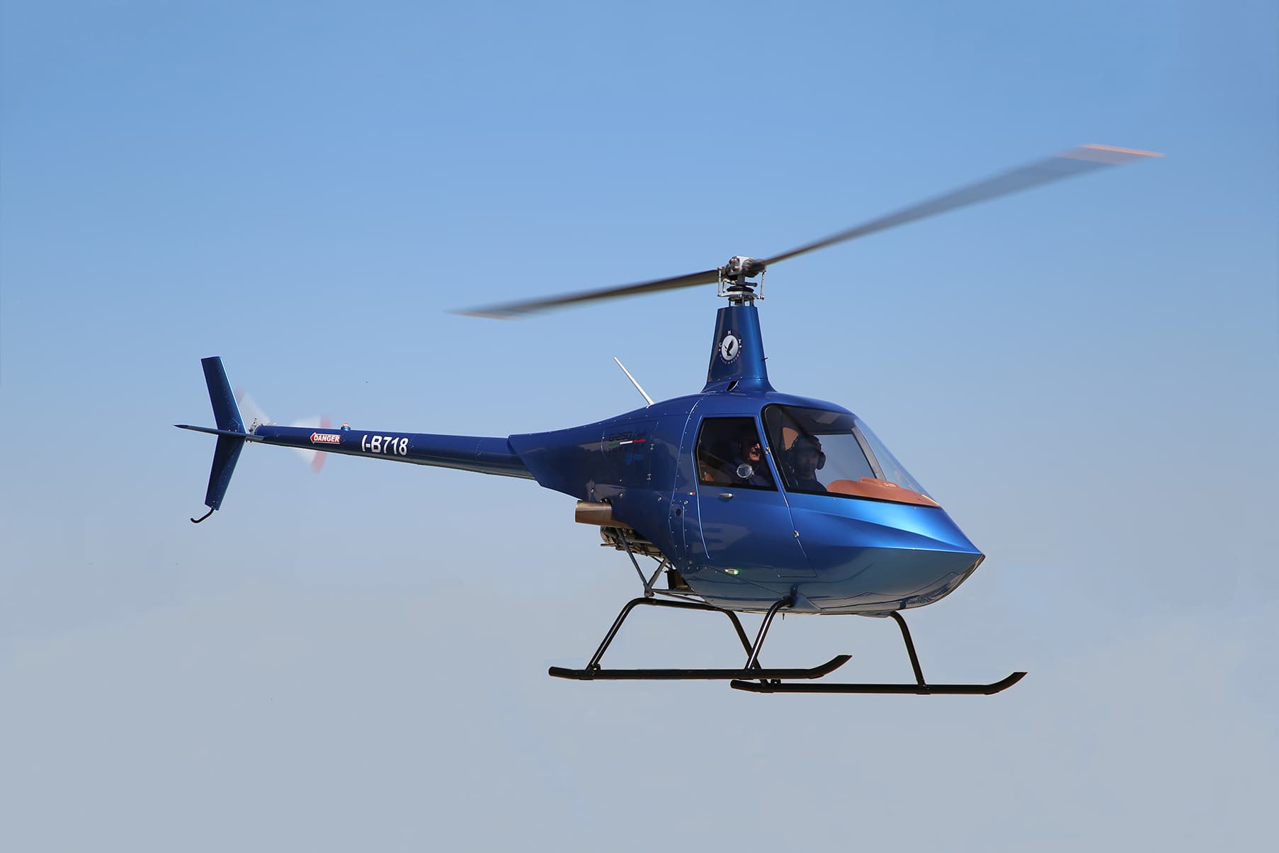 बिजनेस टूर में होती थी परेशानी, इसलिए महाराष्ट्र के इस किसान ने खरीद लिया हेलीकॉप्टर