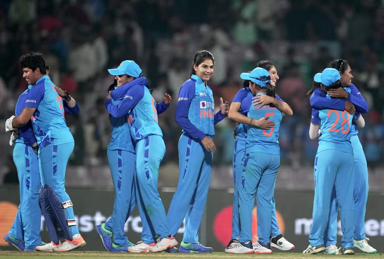 INDW vs AUSW: भारतीय महिला क्रिकेट टीम ने सुपर ओवर में ऑस्ट्रेलिया को हराकर सीरीज किया बराबर