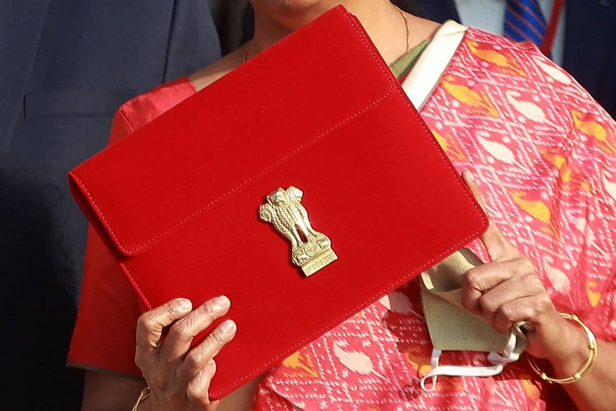 India Budget 2022: डाकघर खातों और बैंक खातों के बीच हो सकेगा पैसों का ऑनलाइन ट्रांसफर