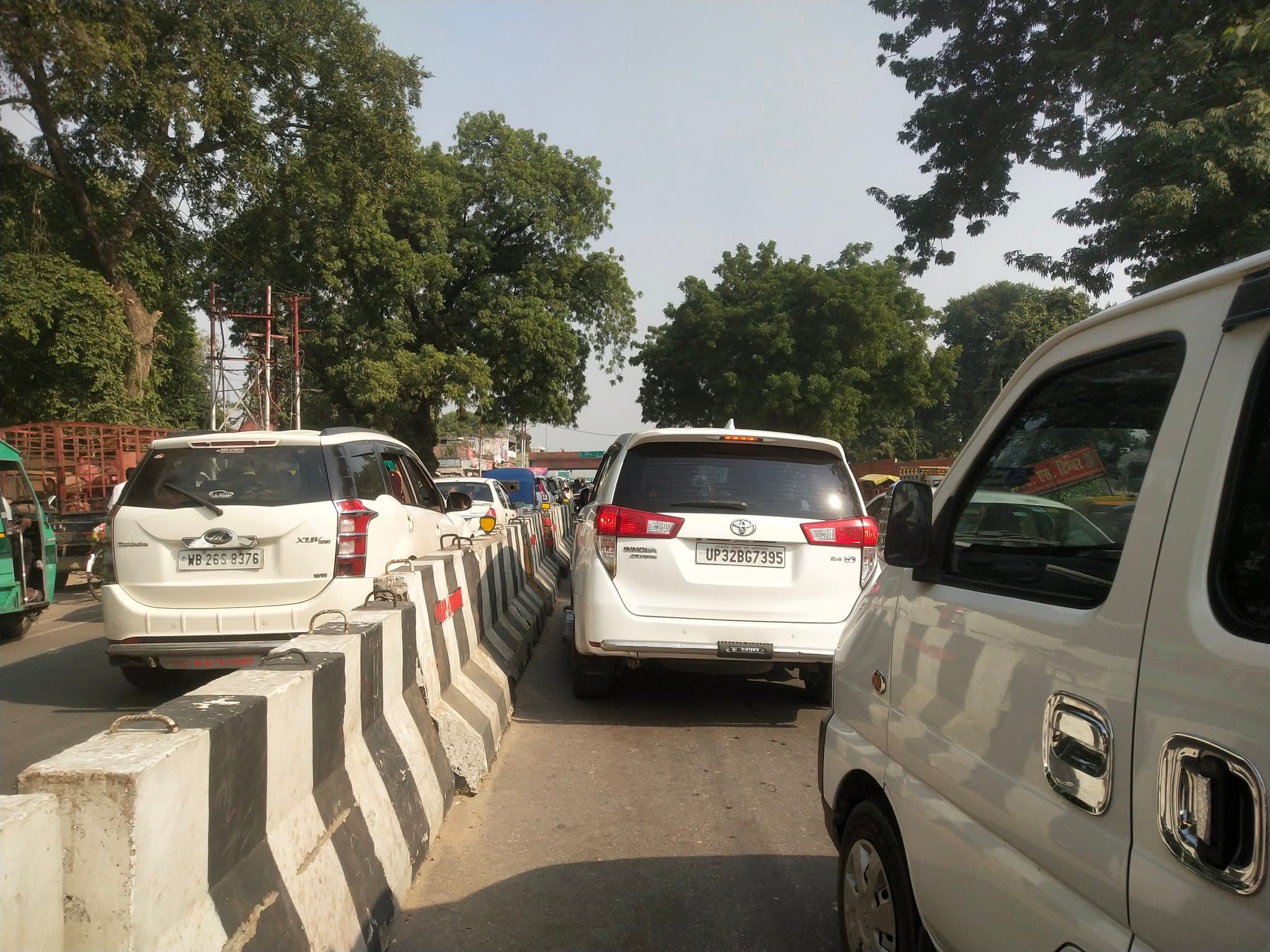 Ind Vs England: भारत इंग्लैंड क्रिकेट मैच के चलते इकाना स्टेडियम के बाहर ट्रैफिक जाम, अंदर दर्शक परेशान