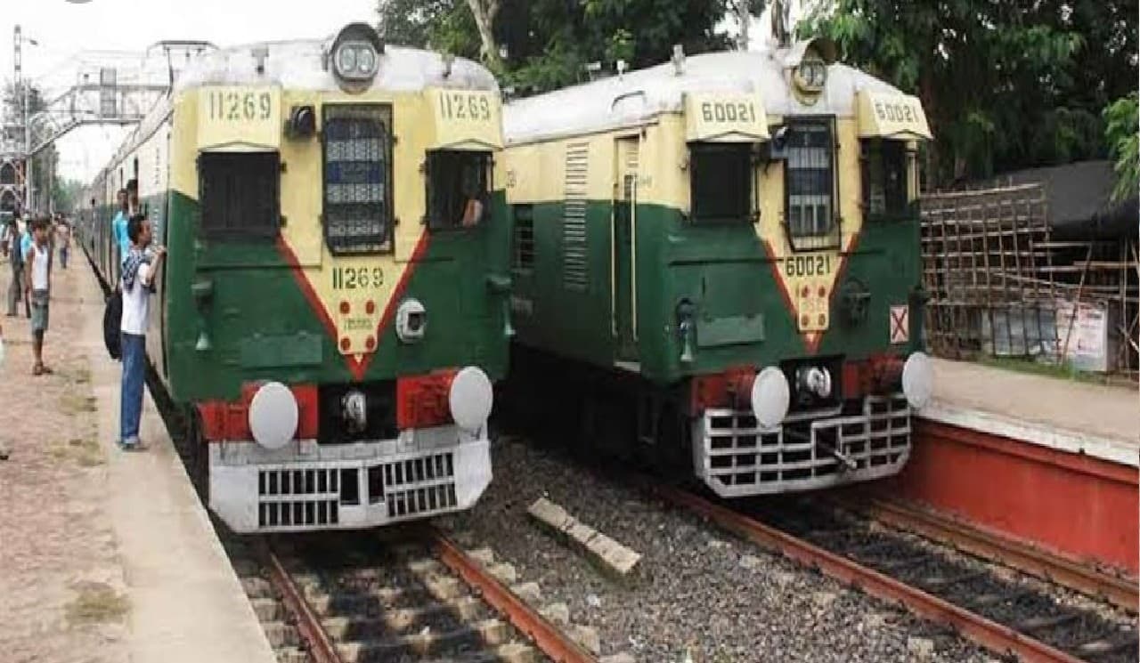 Indian Railway: तूफान जवाद के कारण रुका 95 रेलों का परिचालन, राजधानी समेत रद्द हुई ये ट्रेनें