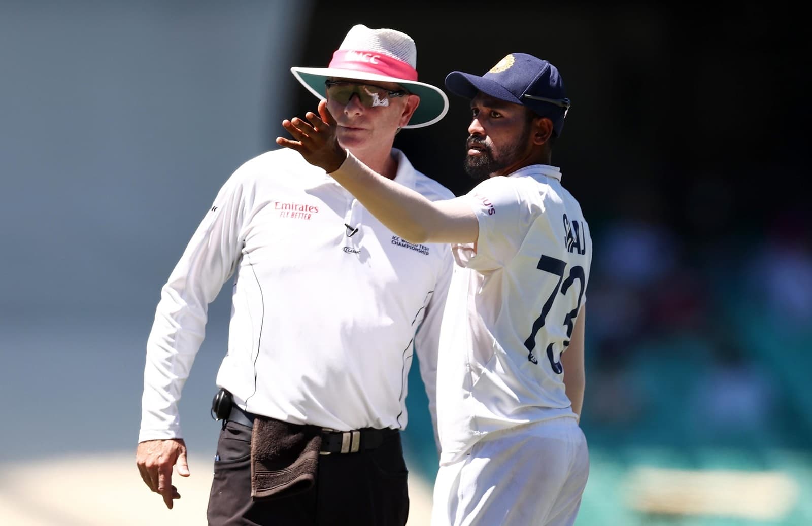 IND Vs AUS 3rd Test: सिडनी में भारतीय खिलाड़ियों पर किये गये भद्दे कमेंट, मैच रोक बदतमीजी करने वाले दर्शकों को किया गया स्टेडियम से बाहर IND Vs AUS 3rd Test: सिडनी में भारतीय खिलाड़ियों पर किये गये भद्दे कमेंट, मैच रोक बदतमीजी करने वाले दर्शकों को किया गया स्टेडियम से बाहर