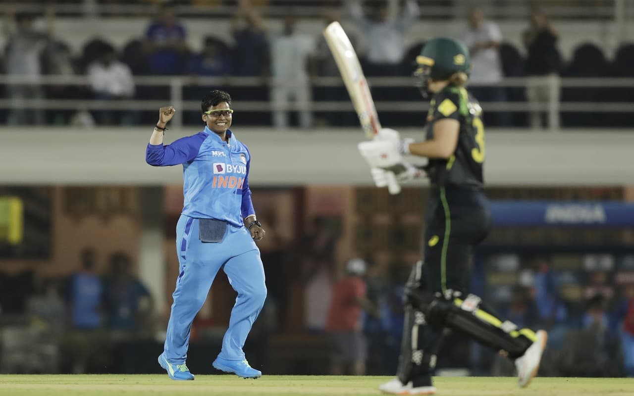 India vs Australia: ऑस्ट्रेलिया ने 5वें टी20 मुकाबले में भारत को 54 रन से हराया, सीरीज पर 4-1 से कब्जा