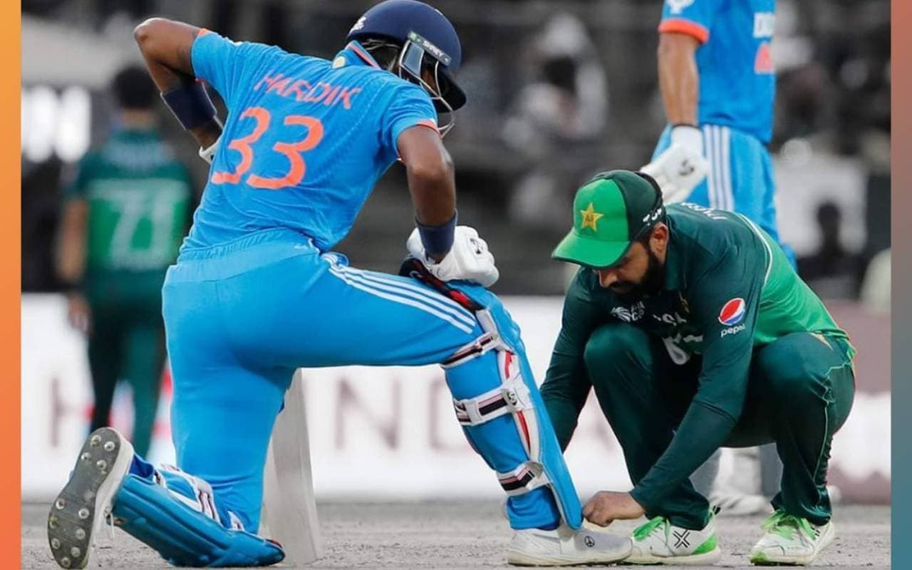 IND vs PAK: हार्दिक पंड्या और शादाब खान के 'स्पिरिट ऑफ क्रिकेट' मोमेंट ने इंटरनेट पर जीता फैंस का दिल