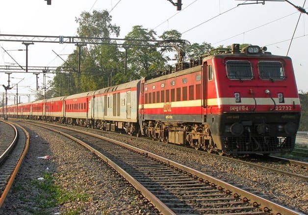 Indian Railways News: 26 Shramik Special ट्रेनें हुईं रवाना, अबतक 1.7 लाख यात्रियों को लॉकडाउन में घर पहुंचाया