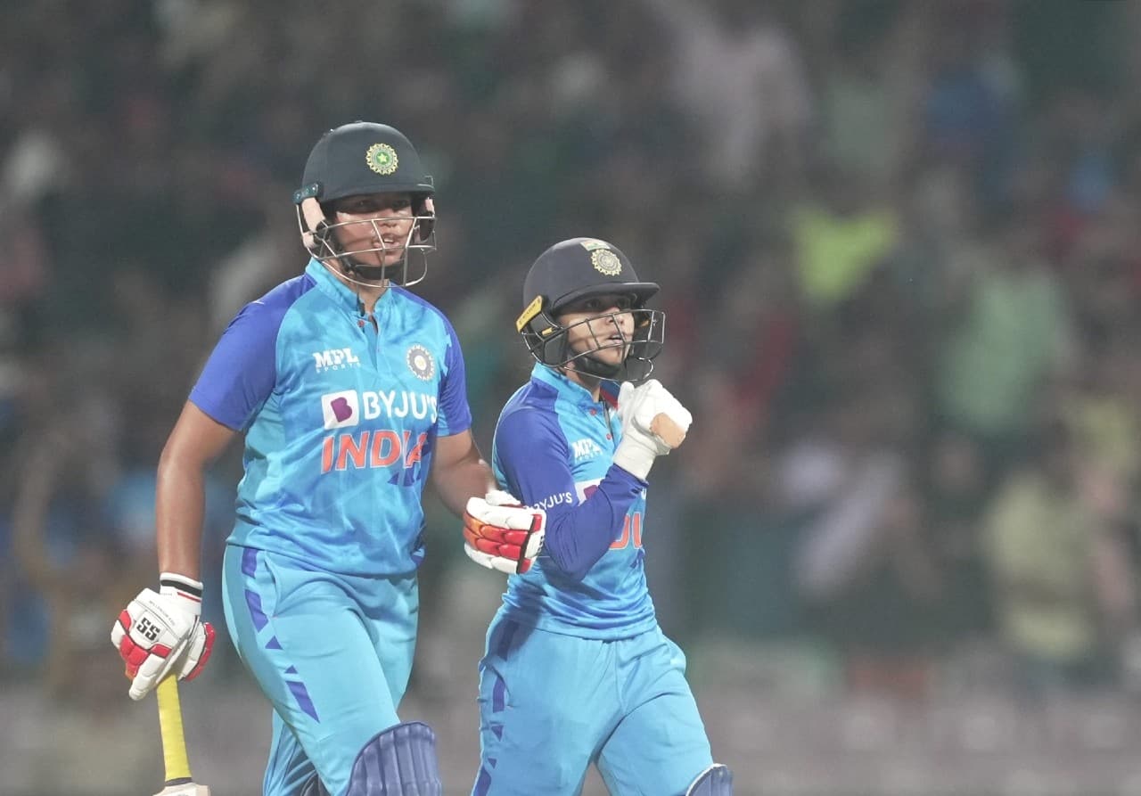 INDW VS ENGW: मैच से पहले जानें वानखेड़े स्टेडियम के मौसम का हाल और पिच रिपोर्ट