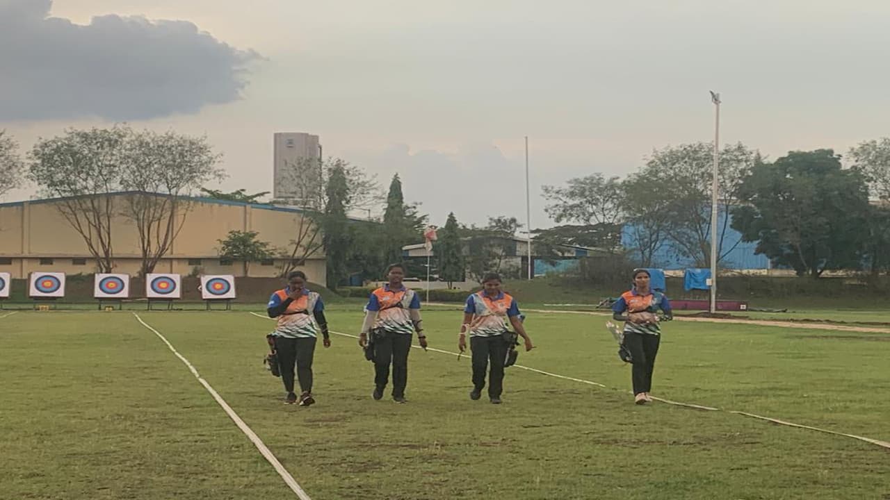 टोक्यो ओलिंपिक में भाग लेने भारतीय तीरंदाज रवाना, केंद्रीय मंत्री अर्जुन मुंडा बोले- खिलाड़ी रचेंगे इतिहास