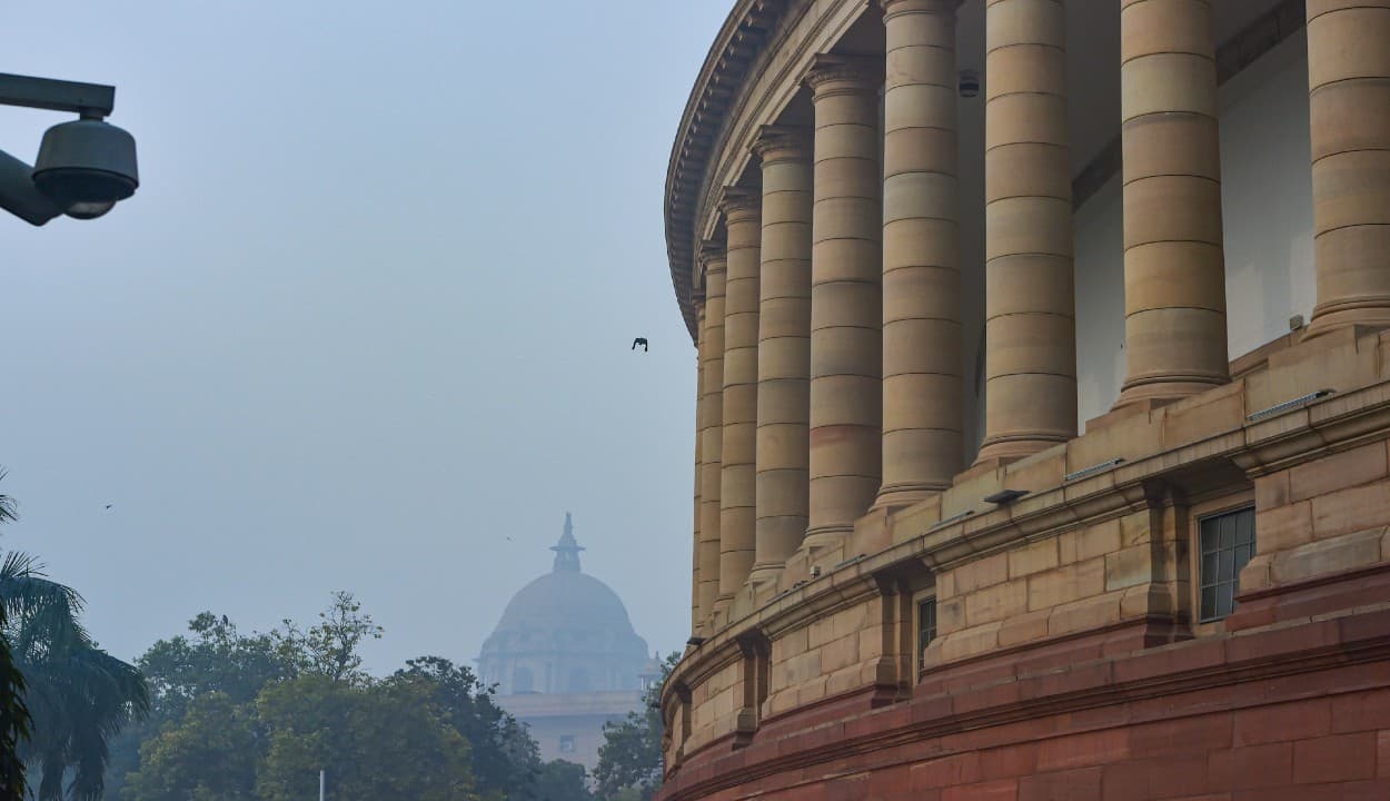 आज के ठीक 100 साल पहले रखी गई थी संसद भवन की आधारशिला, जानिए तब ब्रिटेन के ड्यूक ने क्या कही थी बात...