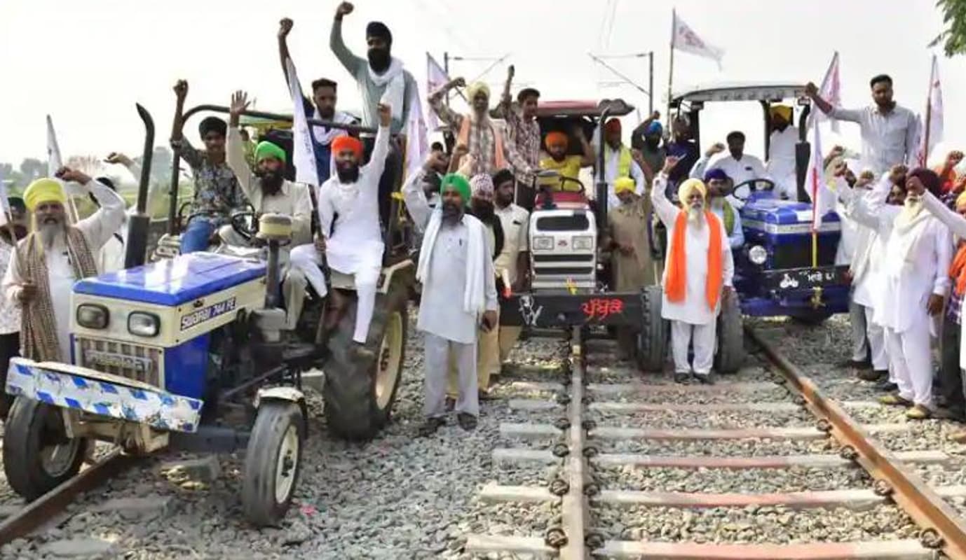 IRCTC/Indian Railways News: बिहार समेत कई राज्यों की दो दर्जन से अधिक स्पेशल ट्रेनें रद्द, पूरी लिस्ट यहां देखें