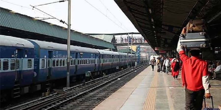 1 अप्रैल से देश भर में सभी यात्री ट्रेनों का परिचालन शुरू ? देखें Fact Check