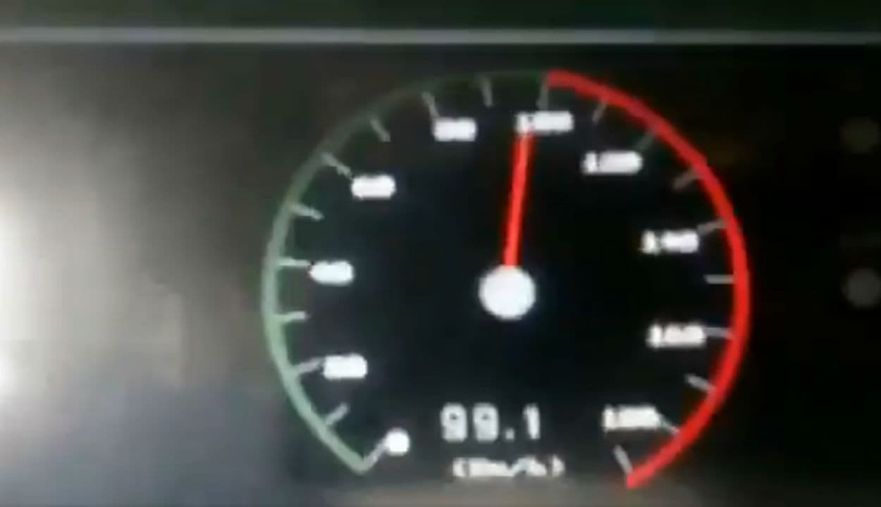 Indian Railways News : 100 किलोमीटर की रफ्तार से ट्रैक पर दौड़ी मालगाड़ी, रेलवे ने फिर कायम किया रिकॉर्ड